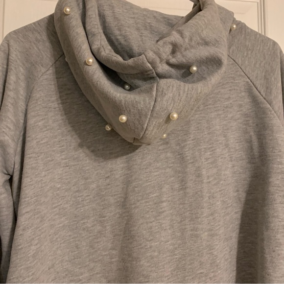 Only pearl accent raw edged hoodie - Picture 6 of 11
